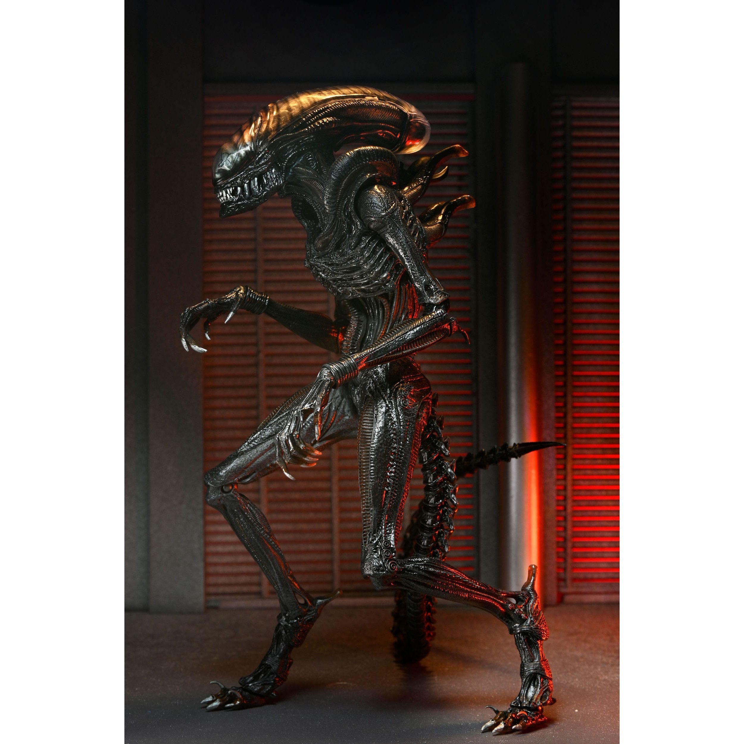 Alien Romulus: Ultimate Scorched Xenomorph-Actionfiguren-NECA-Mighty Underground