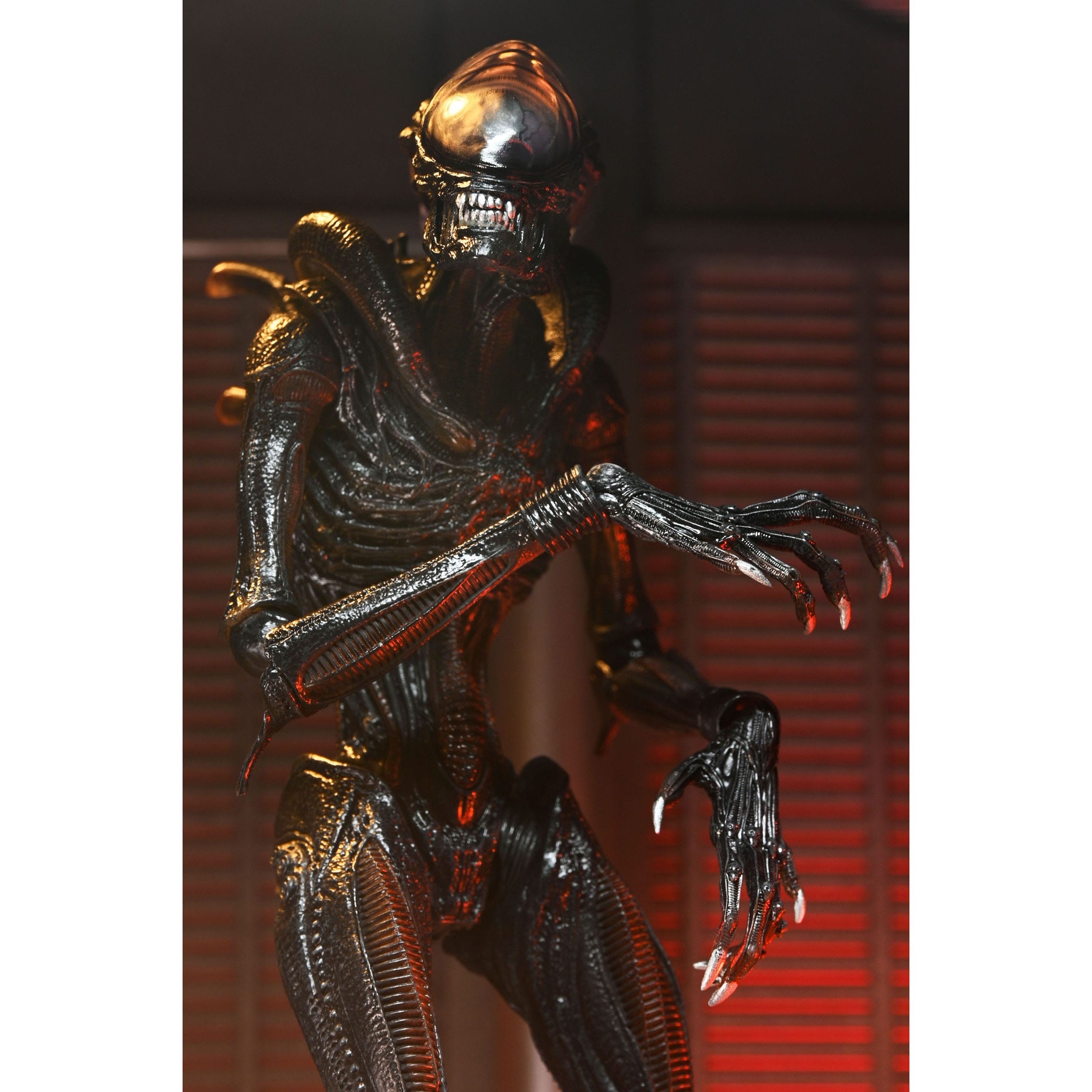 Alien Romulus: Ultimate Scorched Xenomorph-Actionfiguren-NECA-Mighty Underground