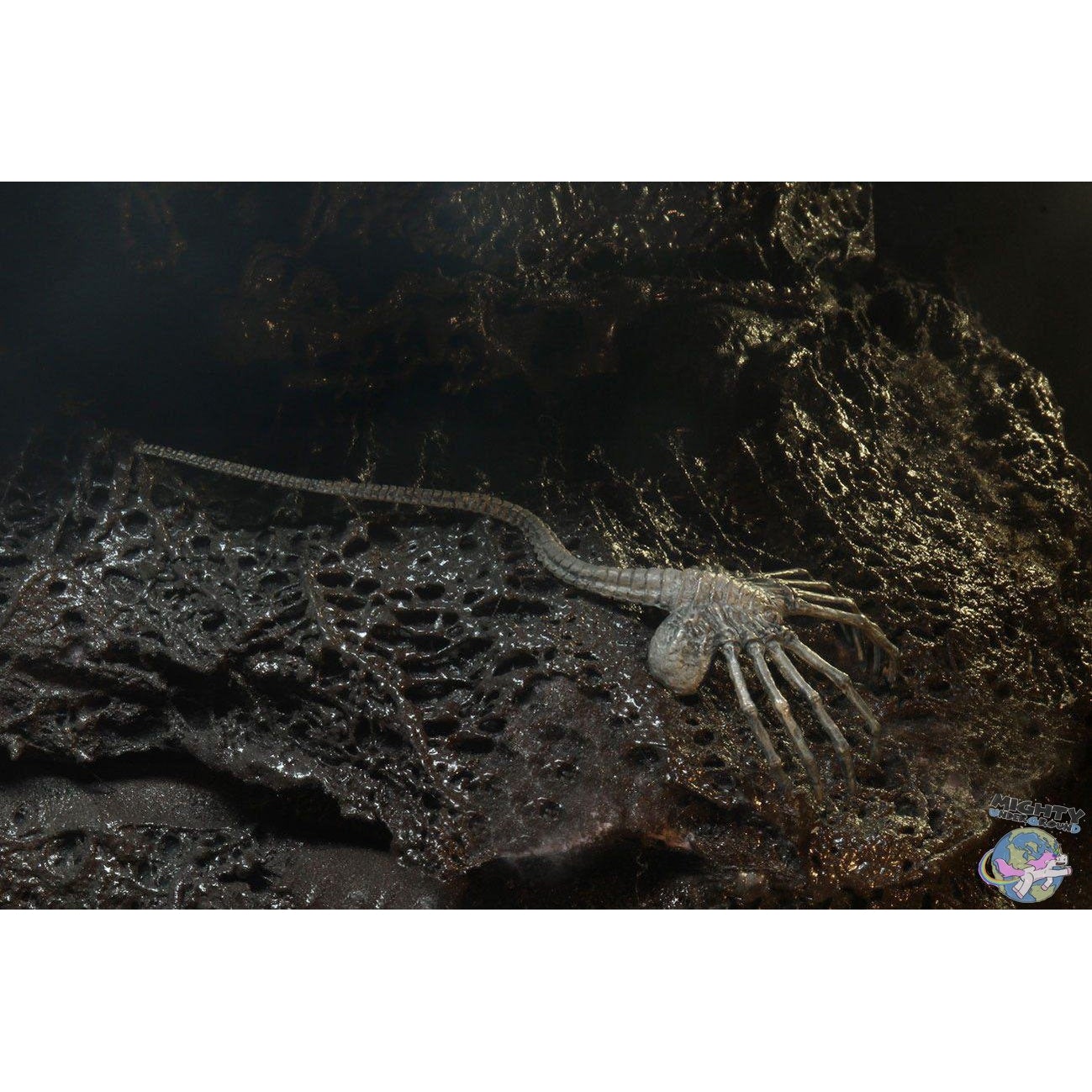 Alien: Alien (w Facehugger) (40th Anniversary) VORBESTELLUNG!-Actionfiguren-NECA-Mighty Underground