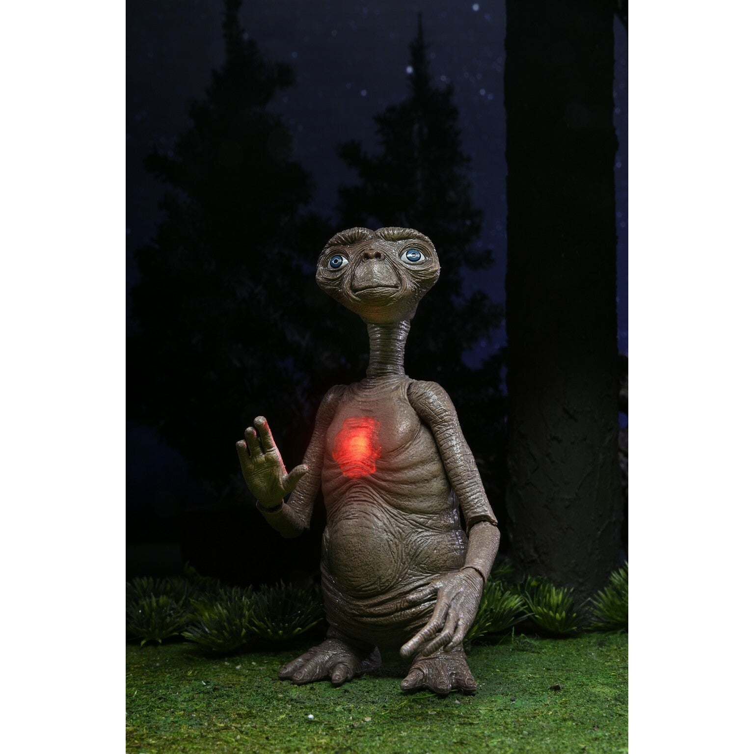 E.T. the Extra-Terrestrial: Ultimate Deluxe LED Chest E.T. (40th Anniversary)-Actionfiguren-NECA-Mighty Underground