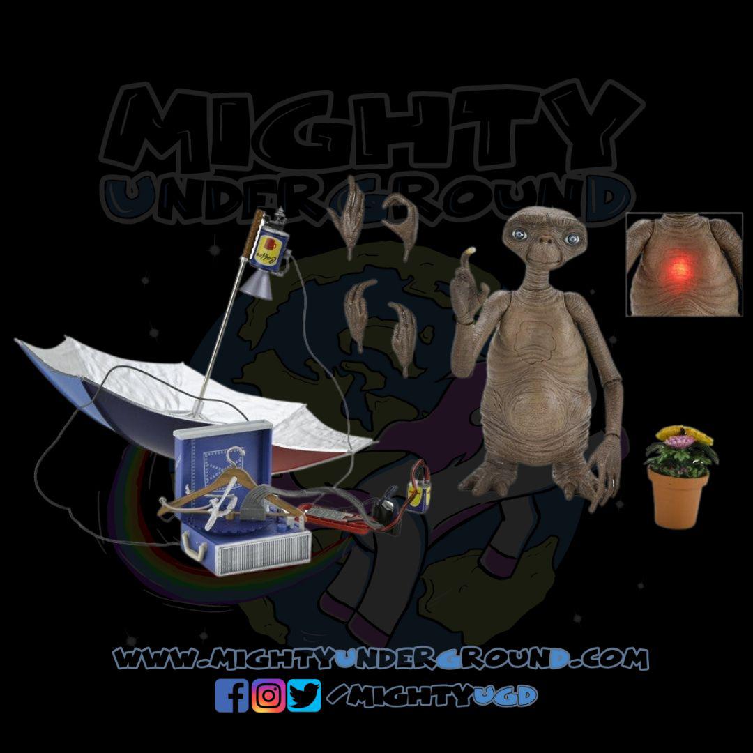 E.T. the Extra-Terrestrial: Ultimate Deluxe LED Chest E.T. (40th Anniversary)-Actionfiguren-NECA-Mighty Underground
