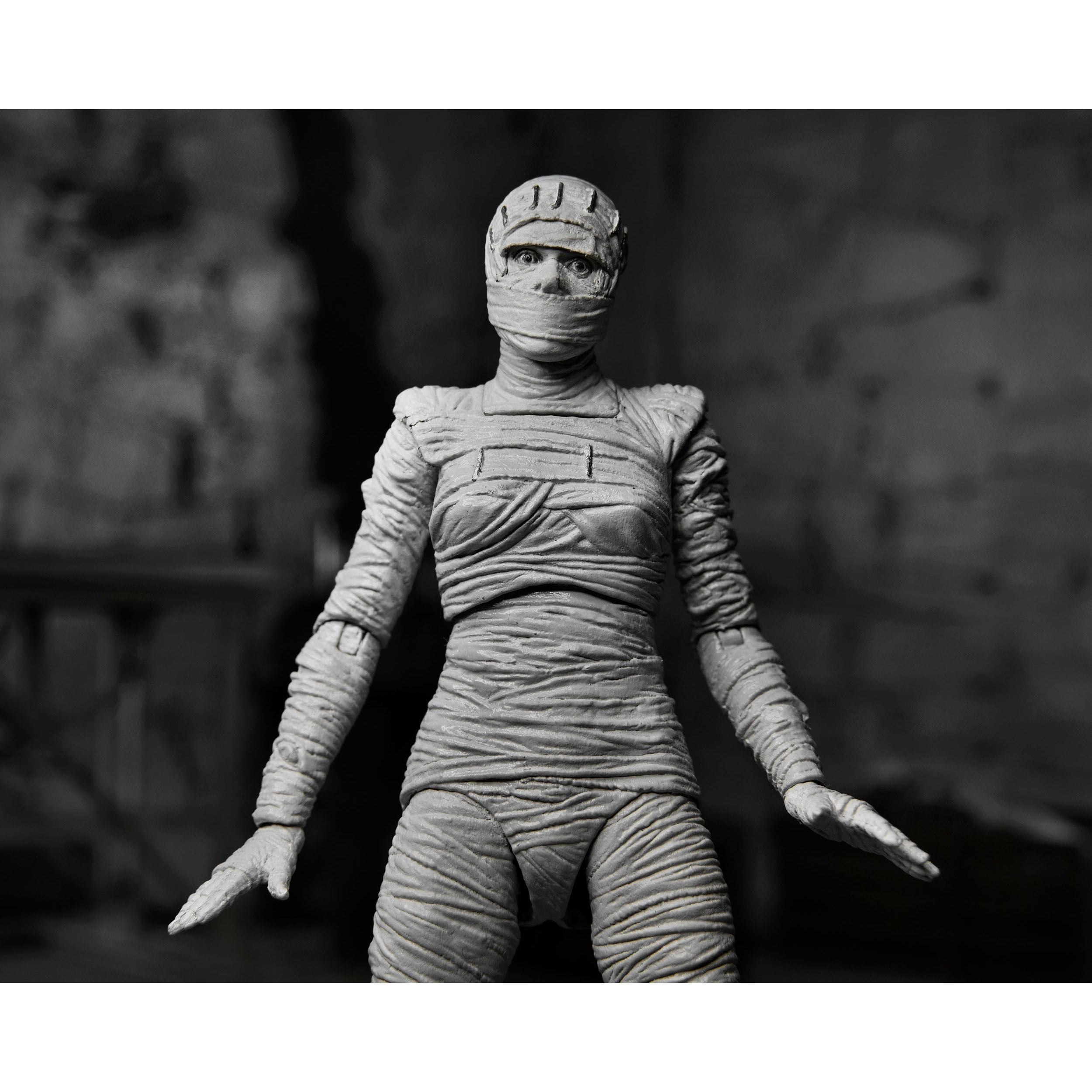 Universal Monsters: Ultimate Bride of Frankenstein (Black & White)-Actionfiguren-NECA-Mighty Underground