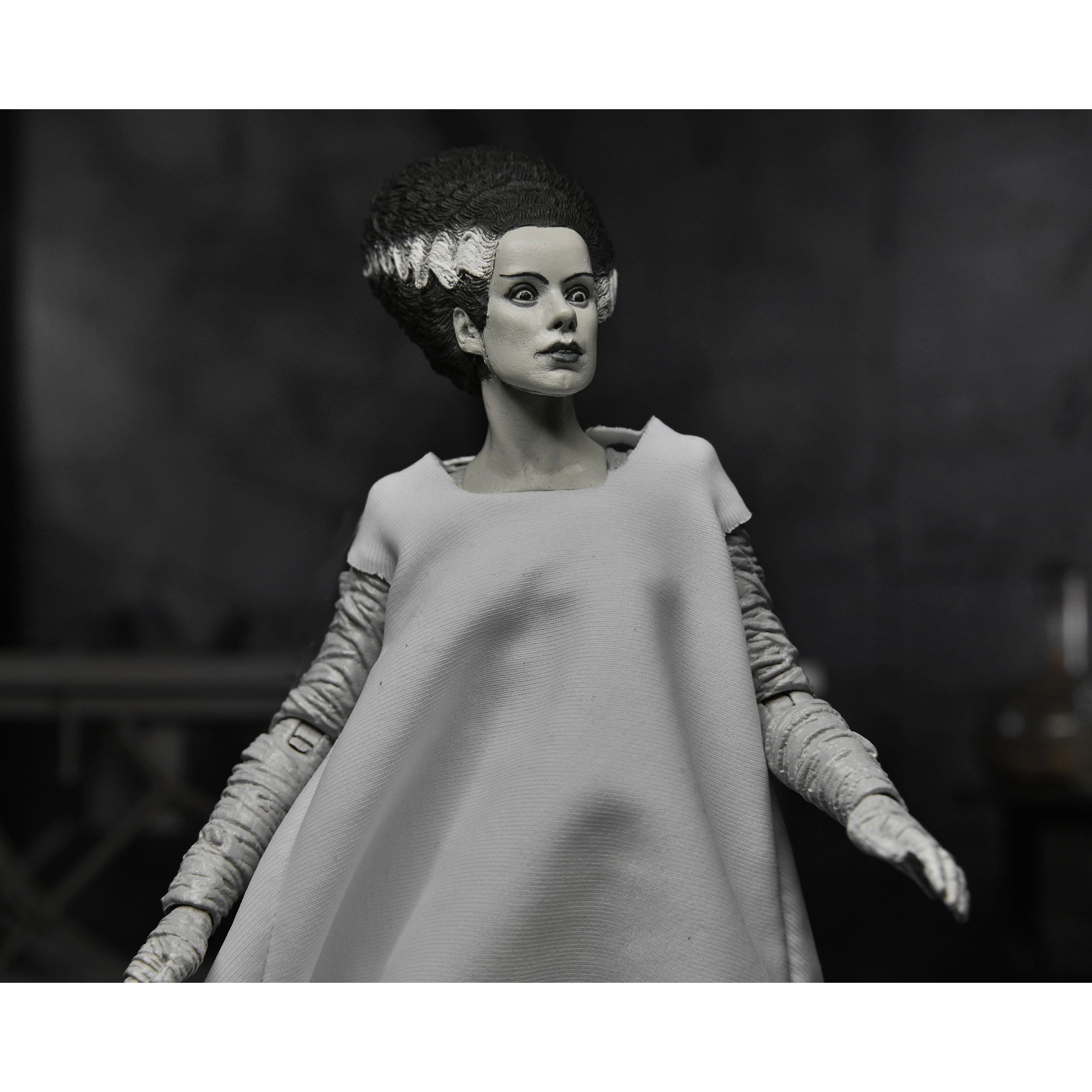 Universal Monsters: Ultimate Bride of Frankenstein (Black & White)-Actionfiguren-NECA-Mighty Underground