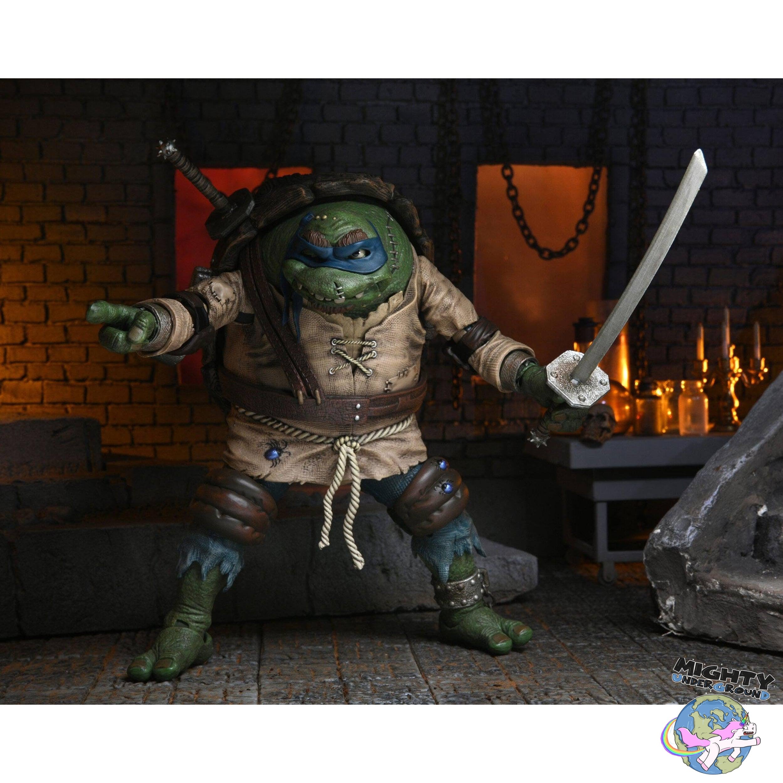 Universal Monsters x TMNT: Ultimate Leonardo as Ygor the Hunchback-Actionfiguren-NECA-Mighty Underground