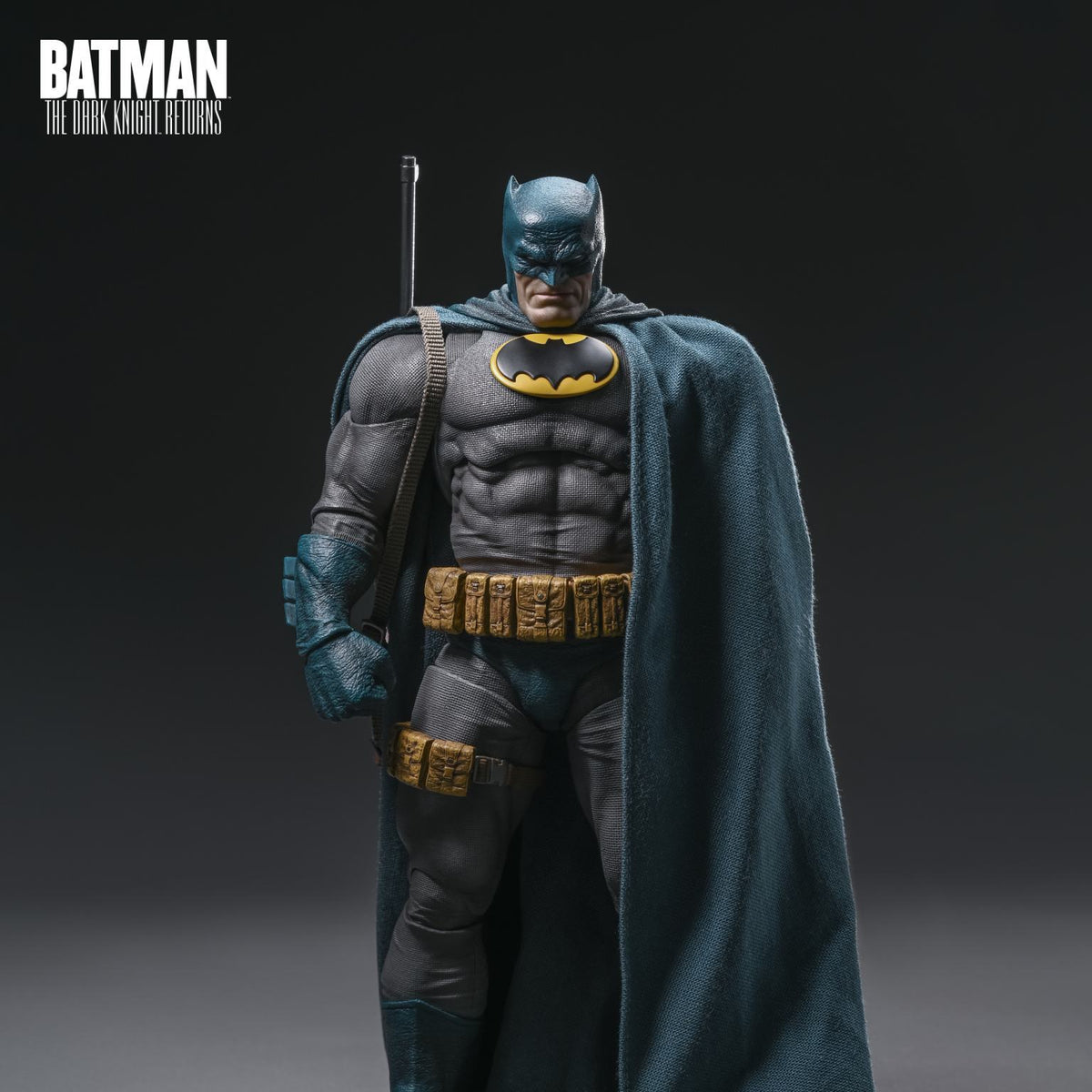 DC Comics: Batman The Dark Knight Returns Blue Suit - 1/12
