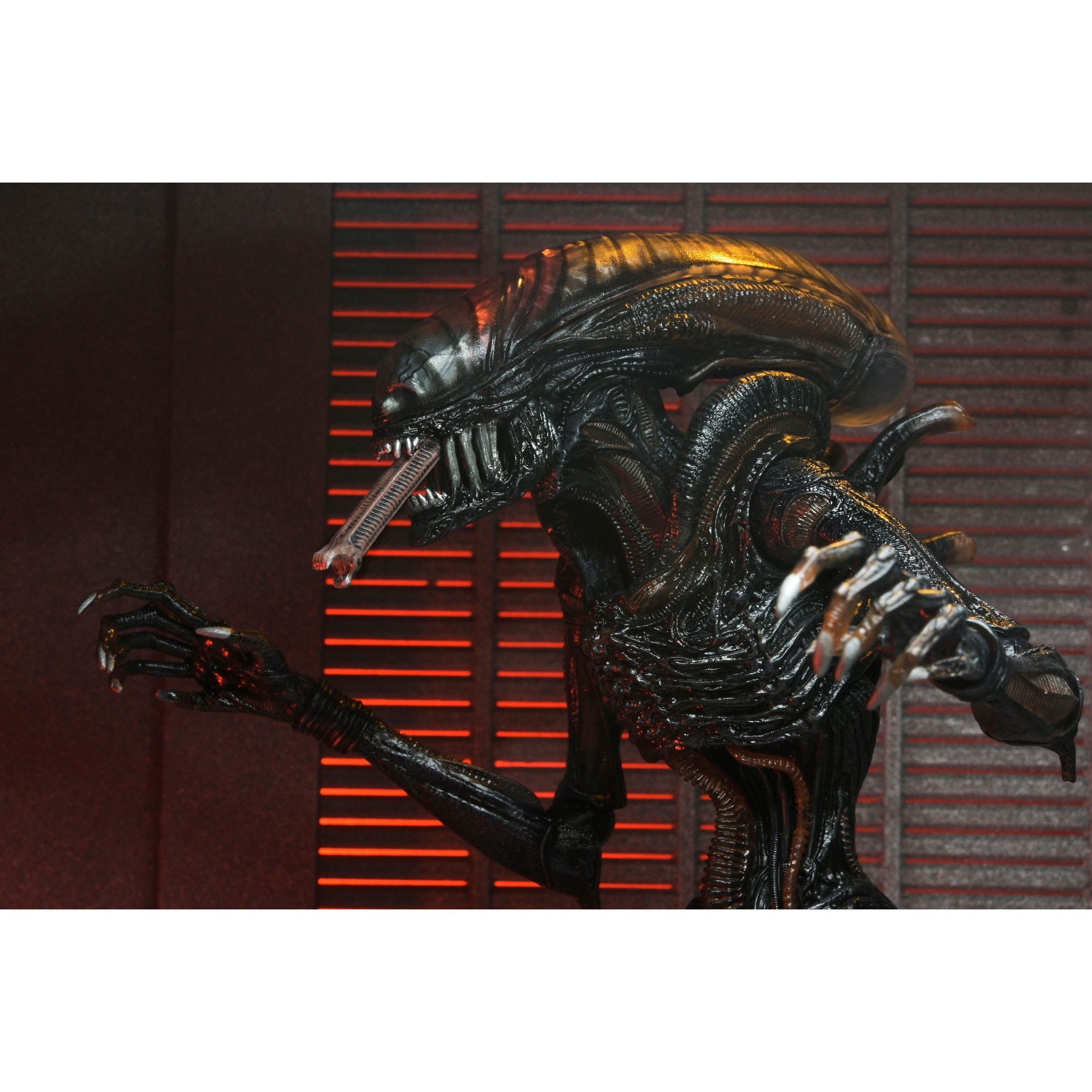 Alien Romulus: Ultimate Scorched Xenomorph-Actionfiguren-NECA-Mighty Underground