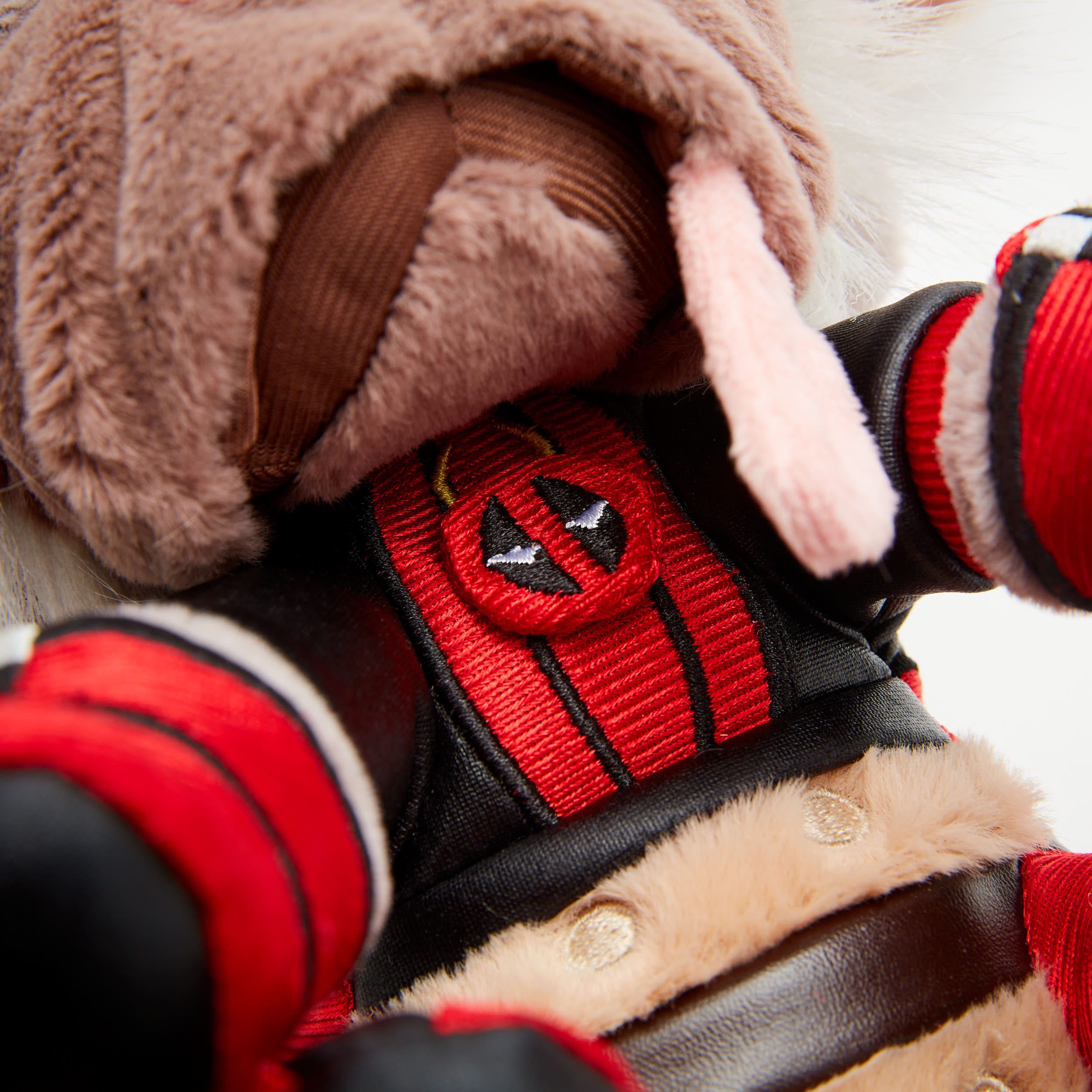 Deadpool & Wolverine: Dogpool - Plüsch-Plüschfiguren-Simba Toys-Mighty Underground