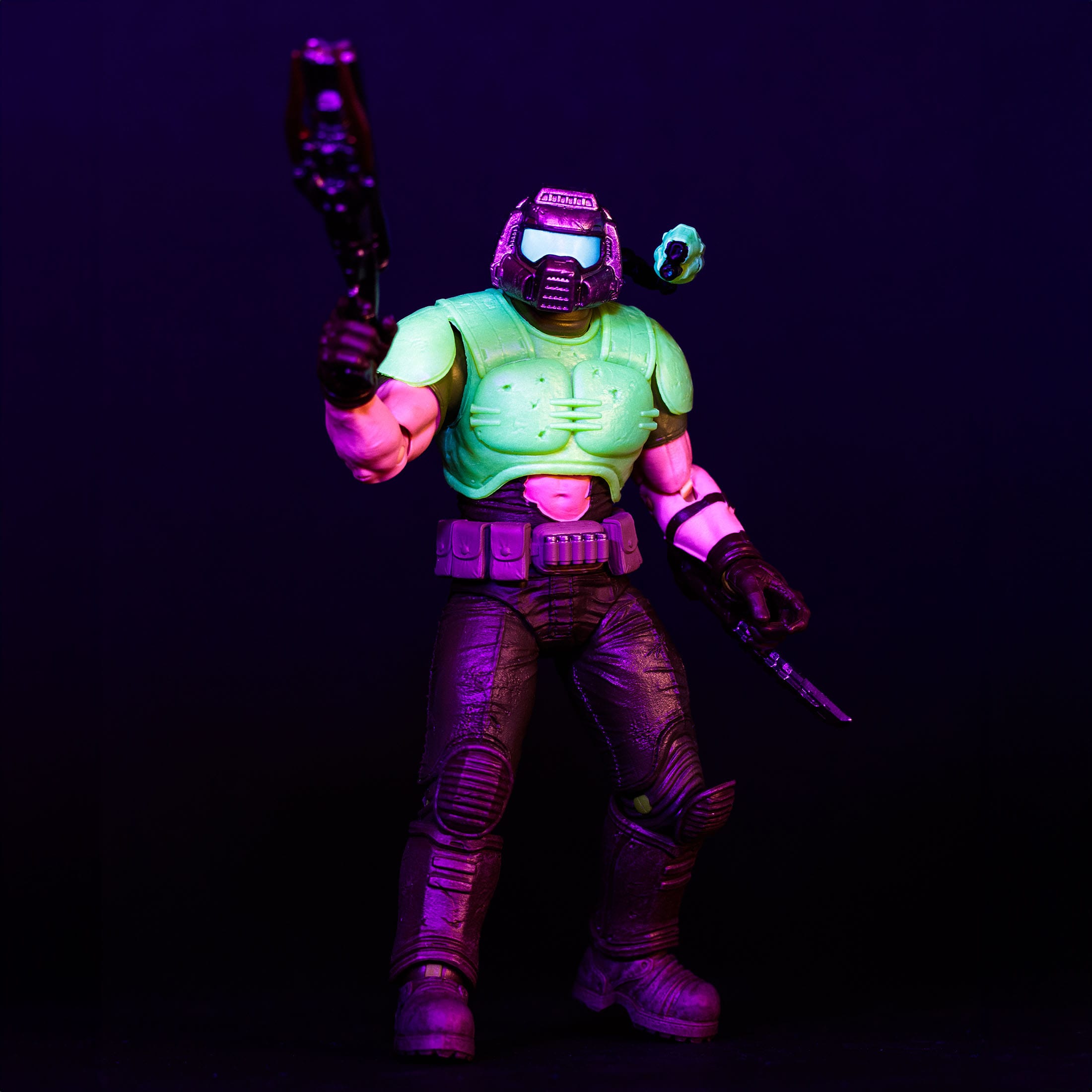 Doom: Doom Slayer (Classic, Glow In The Dark Edition)-Actionfiguren-McFarlane Toys-Mighty Underground