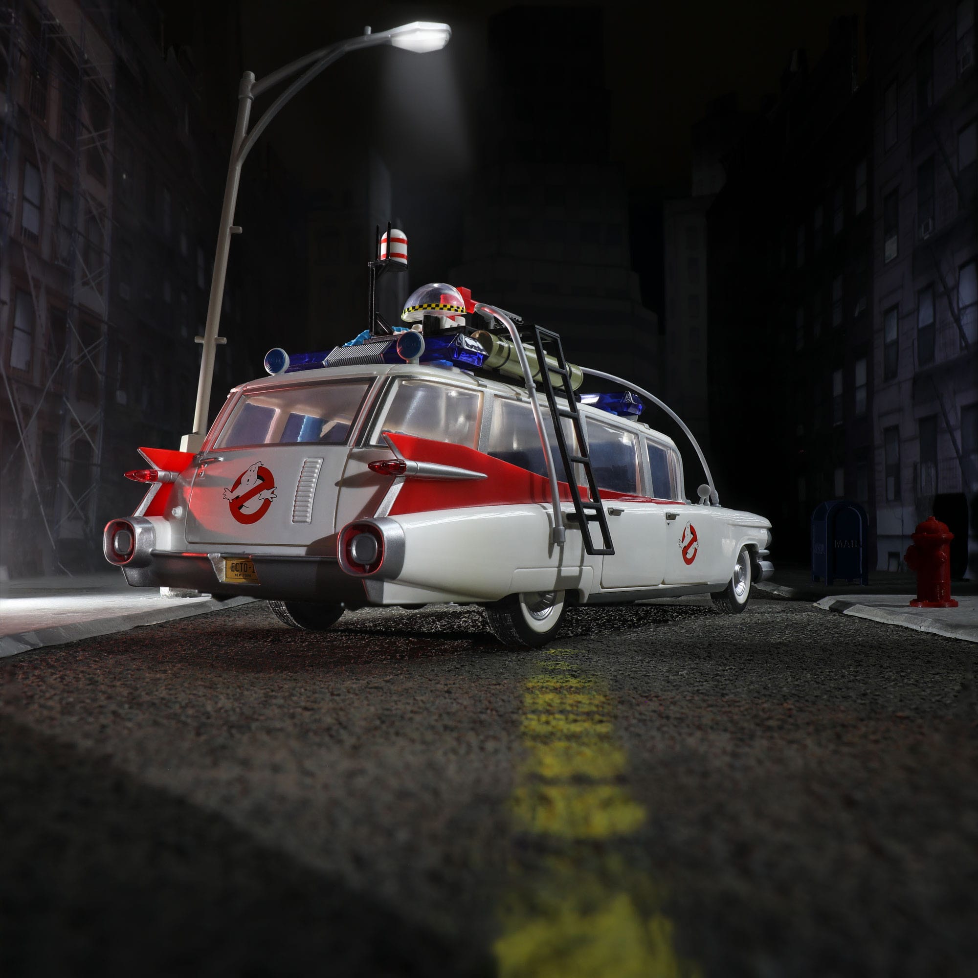 Ghostbusters Plasma Series: Ecto-1 (1984)-Actionfiguren-Hasbro-Mighty Underground