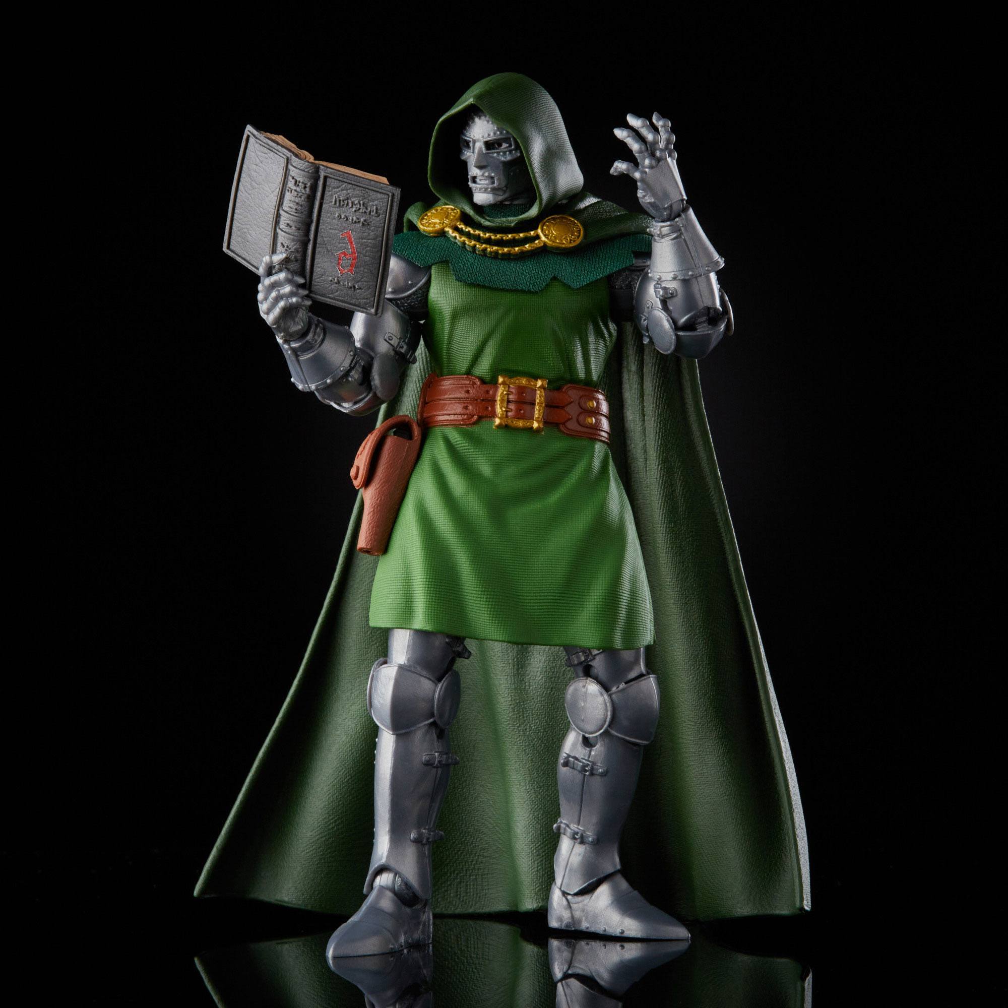 Marvel Legends: Dr. Doom (Fantastic Four Retro Collection)-Actionfiguren-Hasbro-Mighty Underground