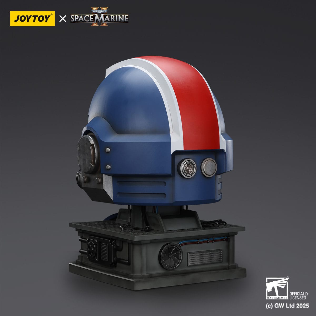 Warhammer 40k: Space Marine 2 Ultramarines Lieutenant Titus - Replica Helmet-Actionfiguren-JoyToy-Mighty Underground