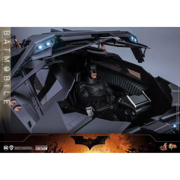 DC Comics: The Dark Knight Trilogy - Tumbler Batmobile 1/6-Actionfiguren-Hot Toys-Mighty Underground