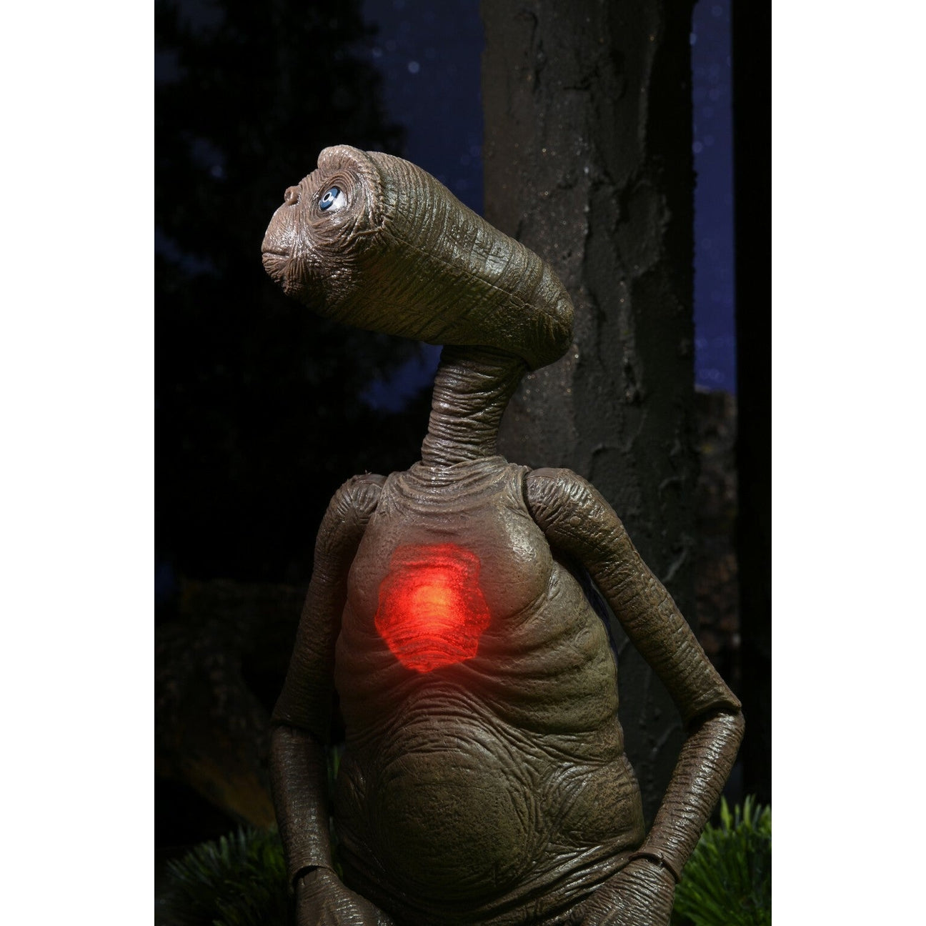 E.T. the Extra-Terrestrial: Ultimate Deluxe LED Chest E.T. (40th Anniversary)-Actionfiguren-NECA-Mighty Underground