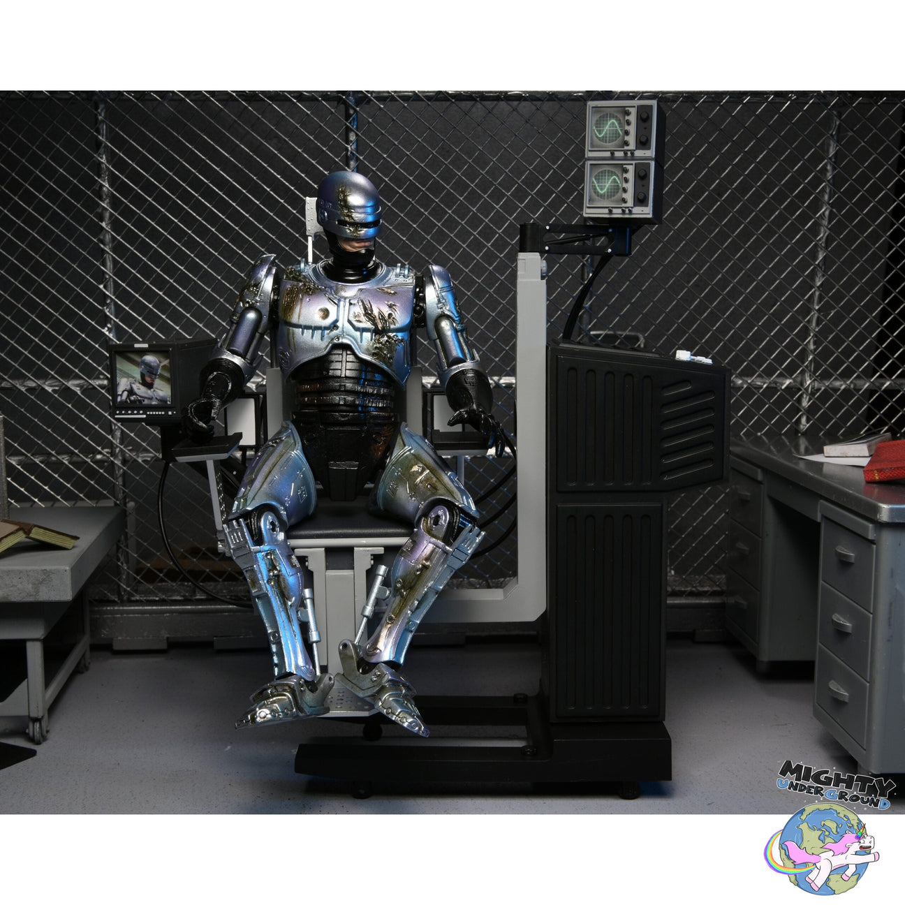 RoboCop: Ultimate Battle Damaged RoboCop with Chair-Actionfiguren-NECA-Mighty Underground