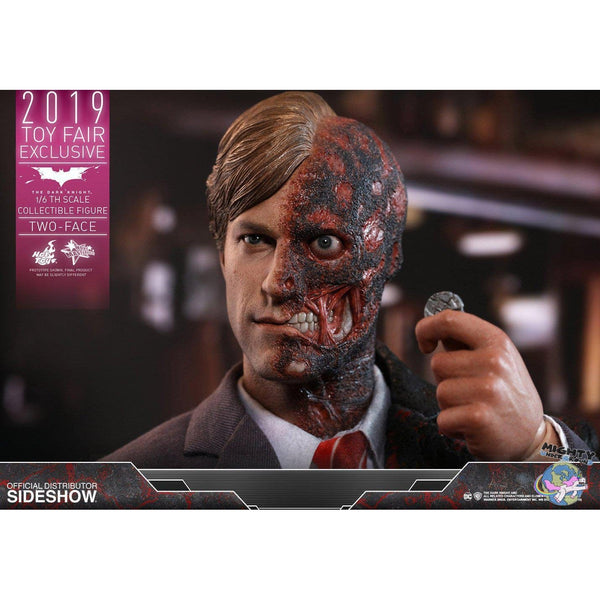 The Dark Knight: Two-Face Convention Exclusive 1/6-Actionfiguren-Hot Toys-mighty-underground