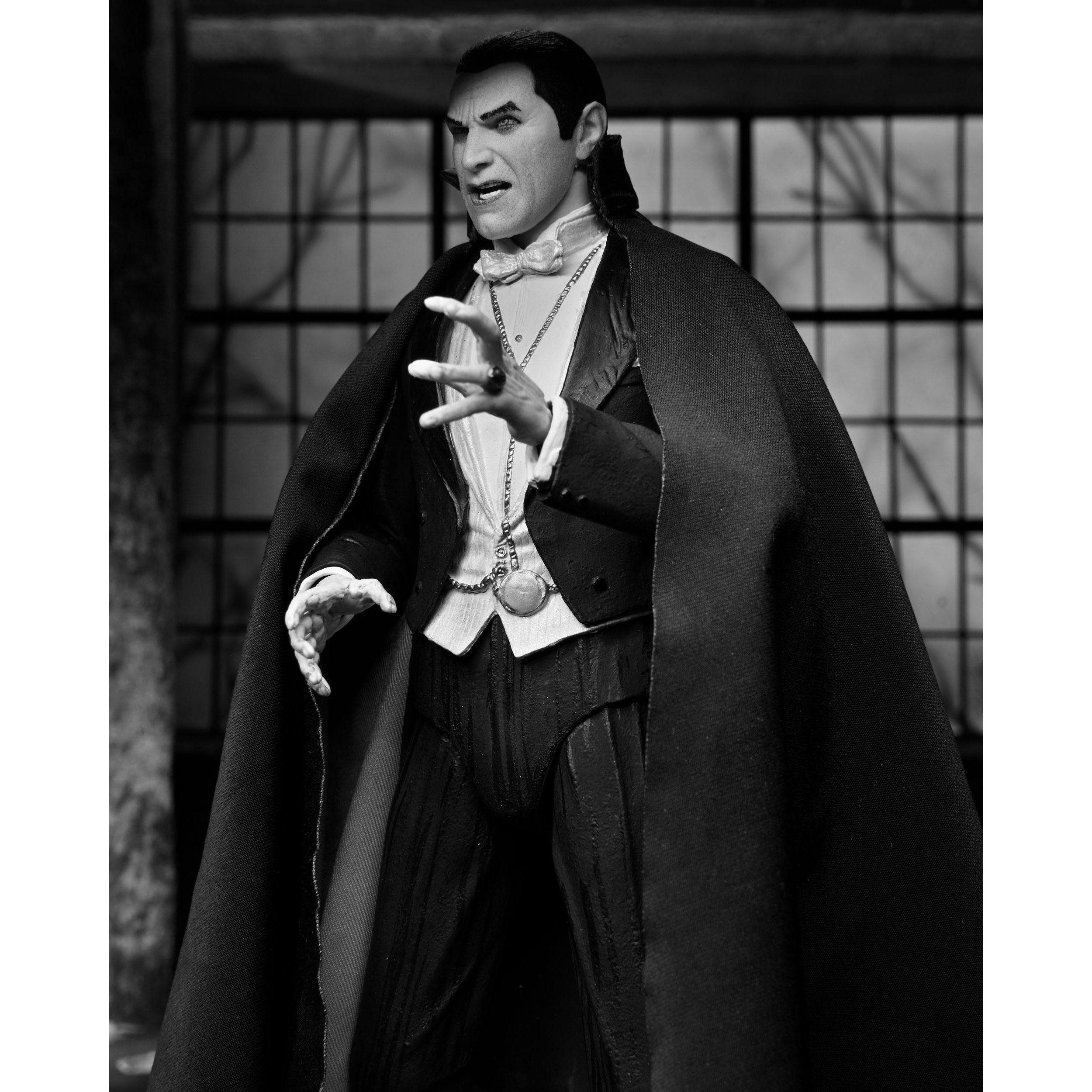 Universal Monsters: Ultimate Dracula (Carfax Abbey)-Actionfiguren-NECA-Mighty Underground