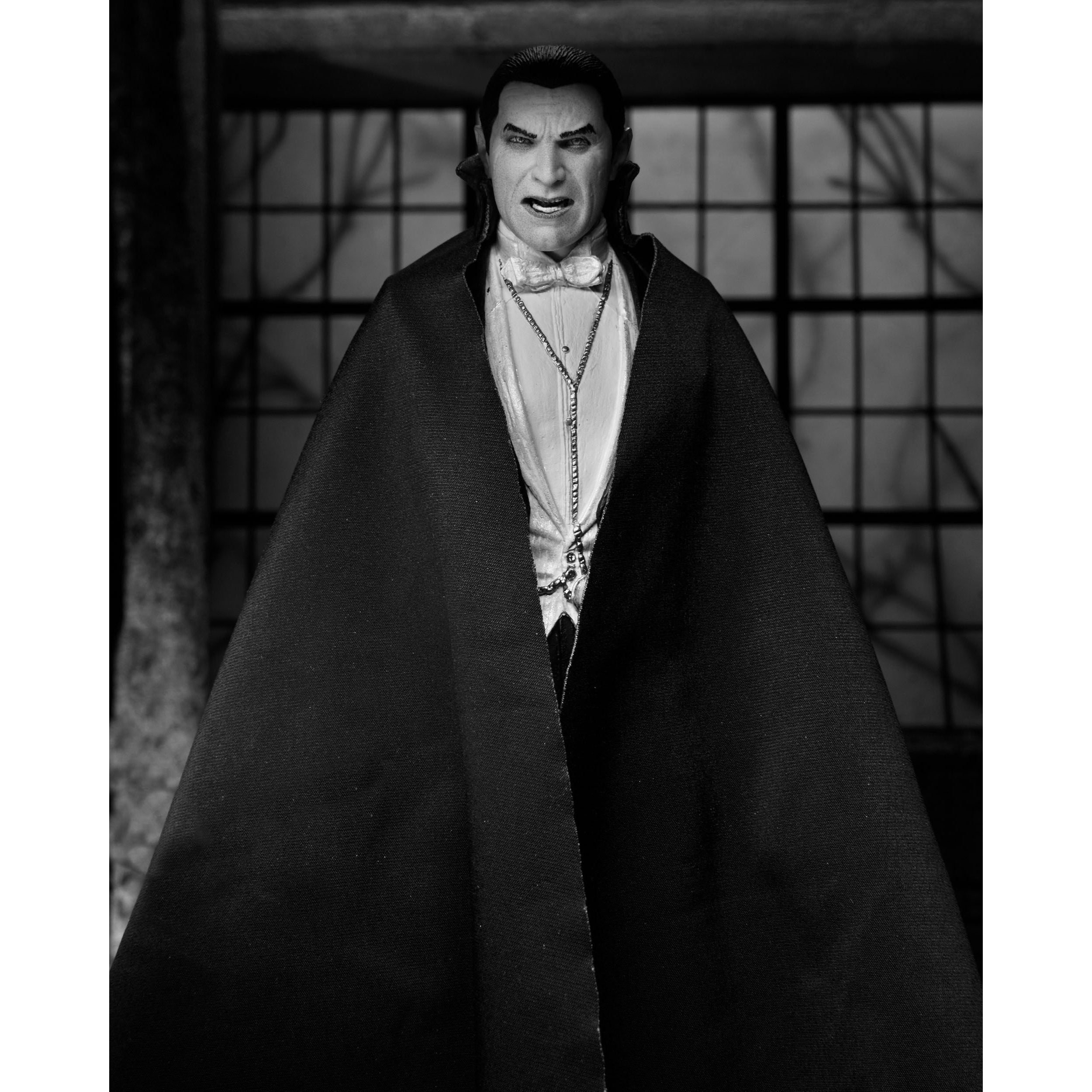 Universal Monsters: Ultimate Dracula (Carfax Abbey)-Actionfiguren-NECA-Mighty Underground