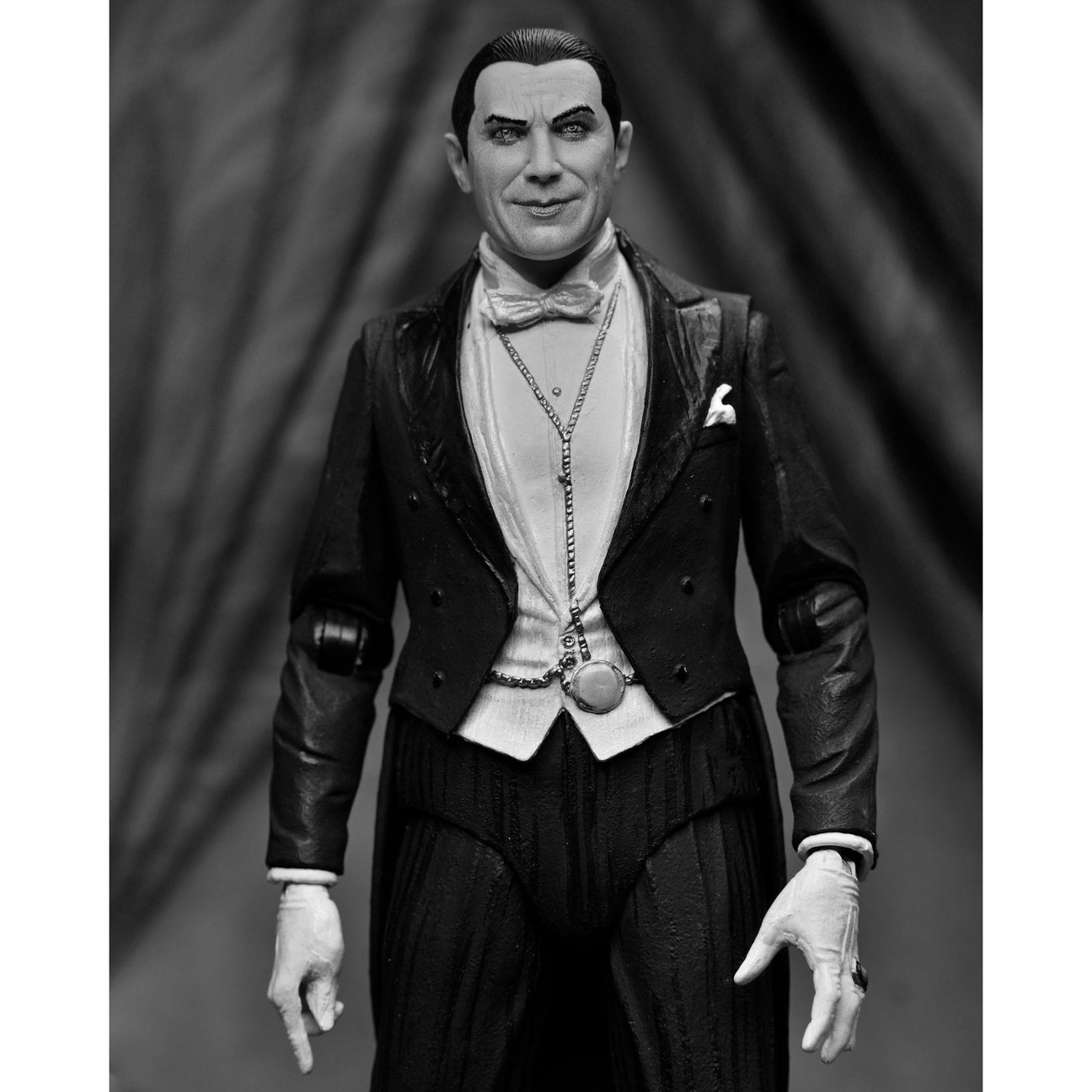 Universal Monsters: Ultimate Dracula (Carfax Abbey)-Actionfiguren-NECA-Mighty Underground