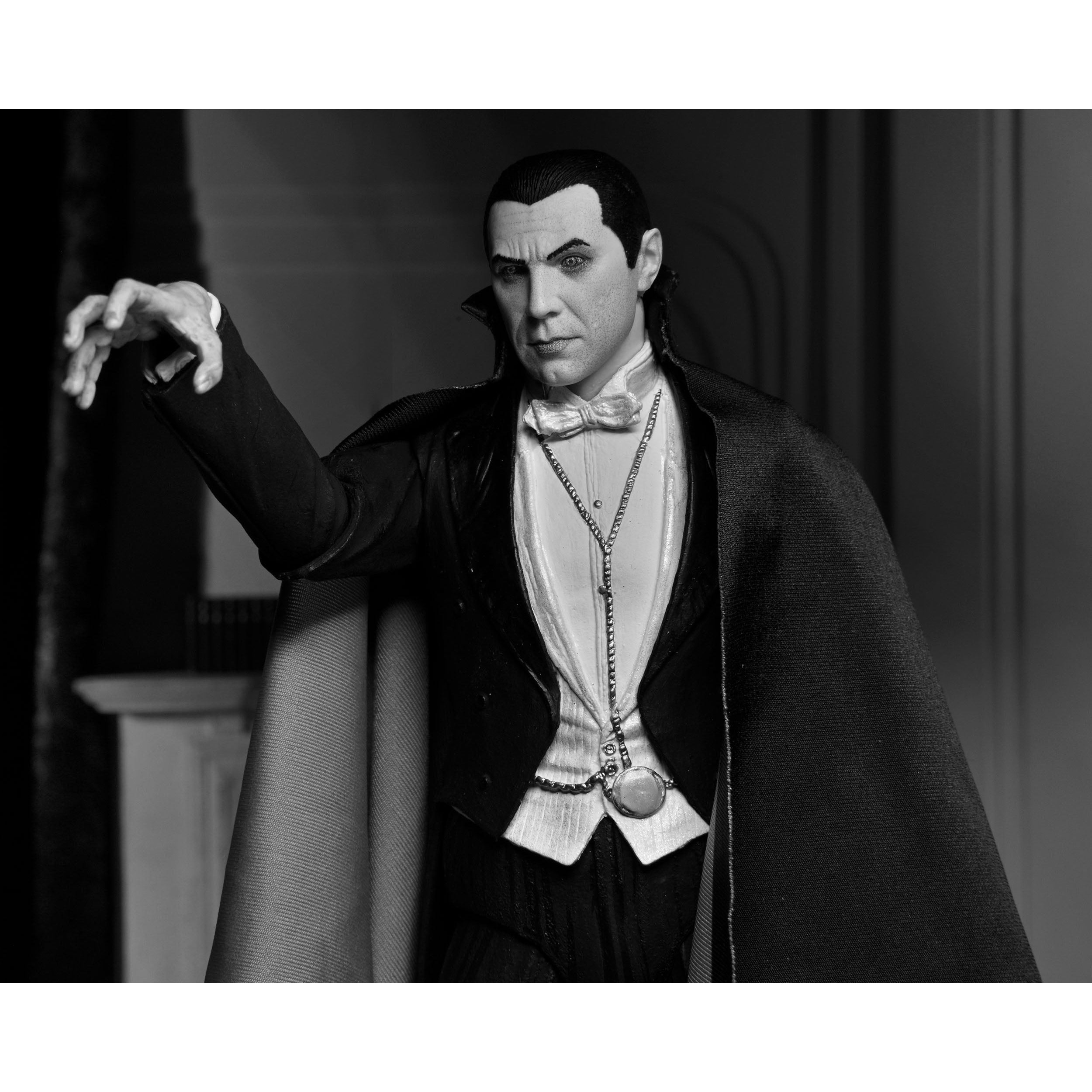 Universal Monsters: Ultimate Dracula (Carfax Abbey)-Actionfiguren-NECA-Mighty Underground