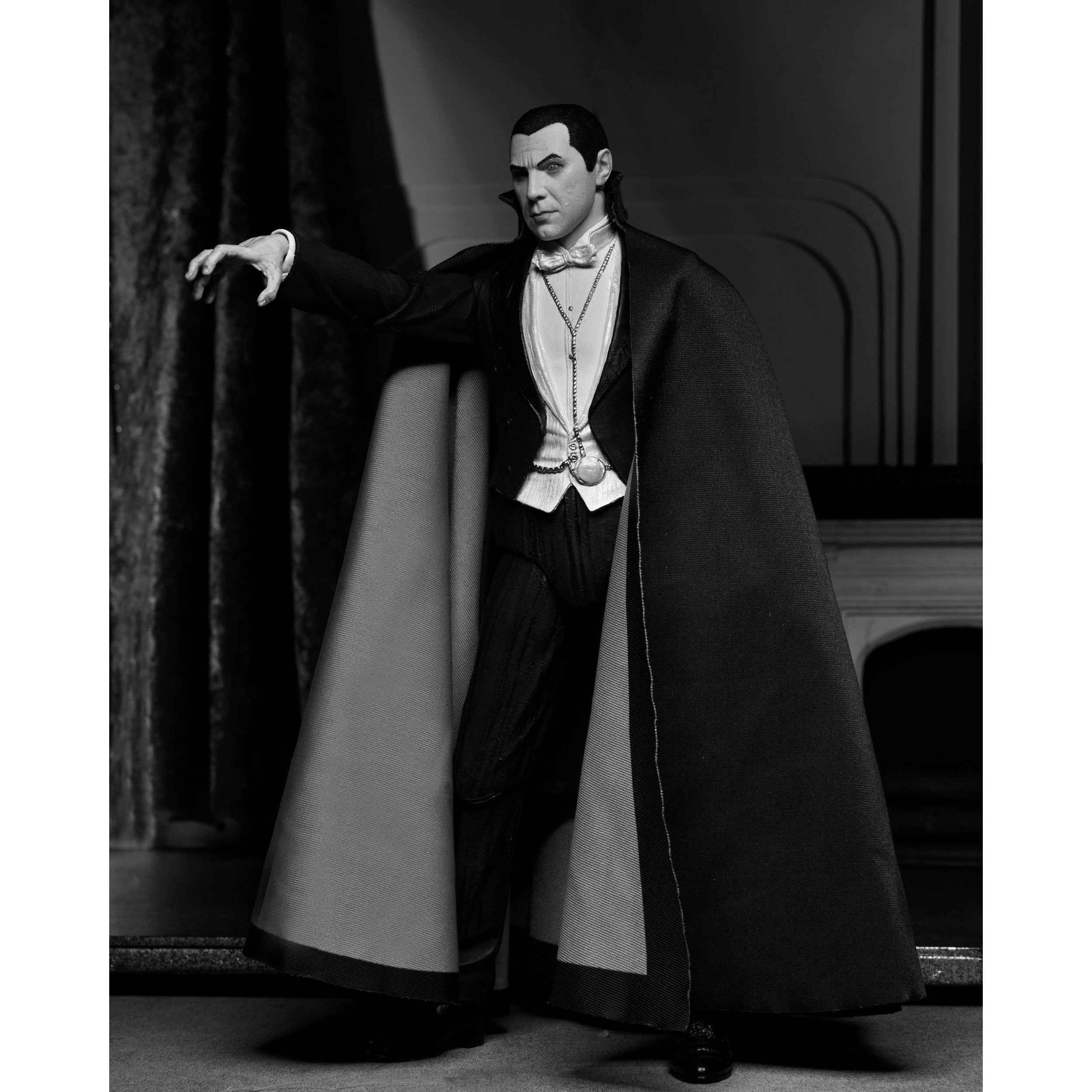 Universal Monsters: Ultimate Dracula (Carfax Abbey)-Actionfiguren-NECA-Mighty Underground