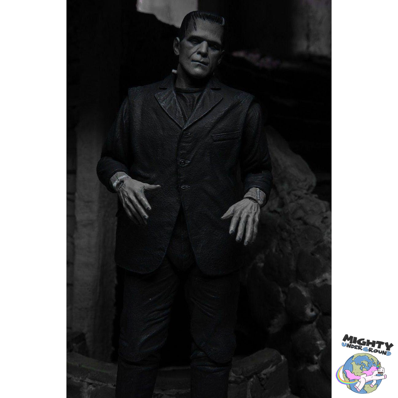Universal Monsters: Ultimate Frankenstein's Monster (Black & White) VORBESTELLUNG!-Actionfiguren-NECA-Mighty Underground