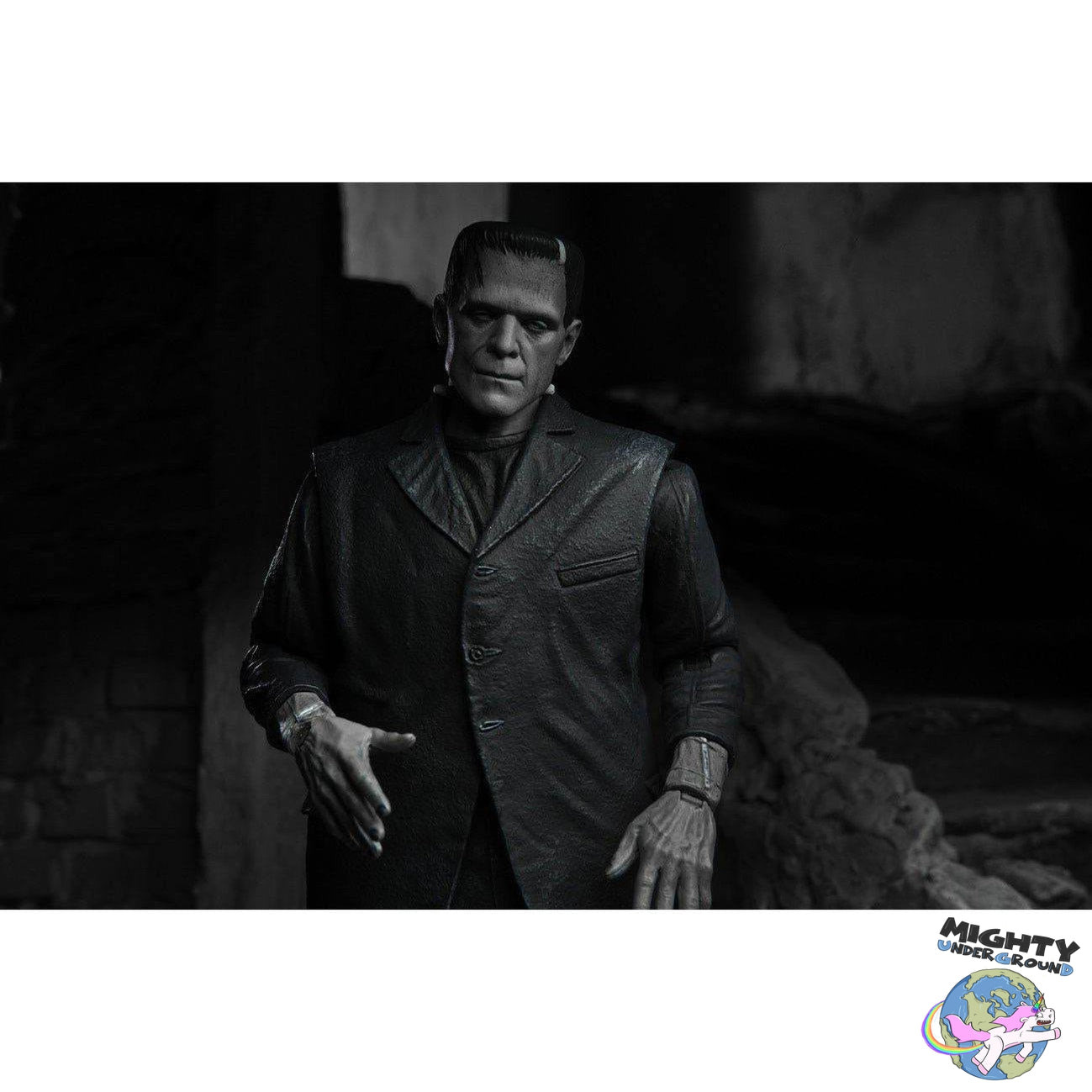 Universal Monsters: Ultimate Frankenstein's Monster (Black & White) VORBESTELLUNG!-Actionfiguren-NECA-Mighty Underground