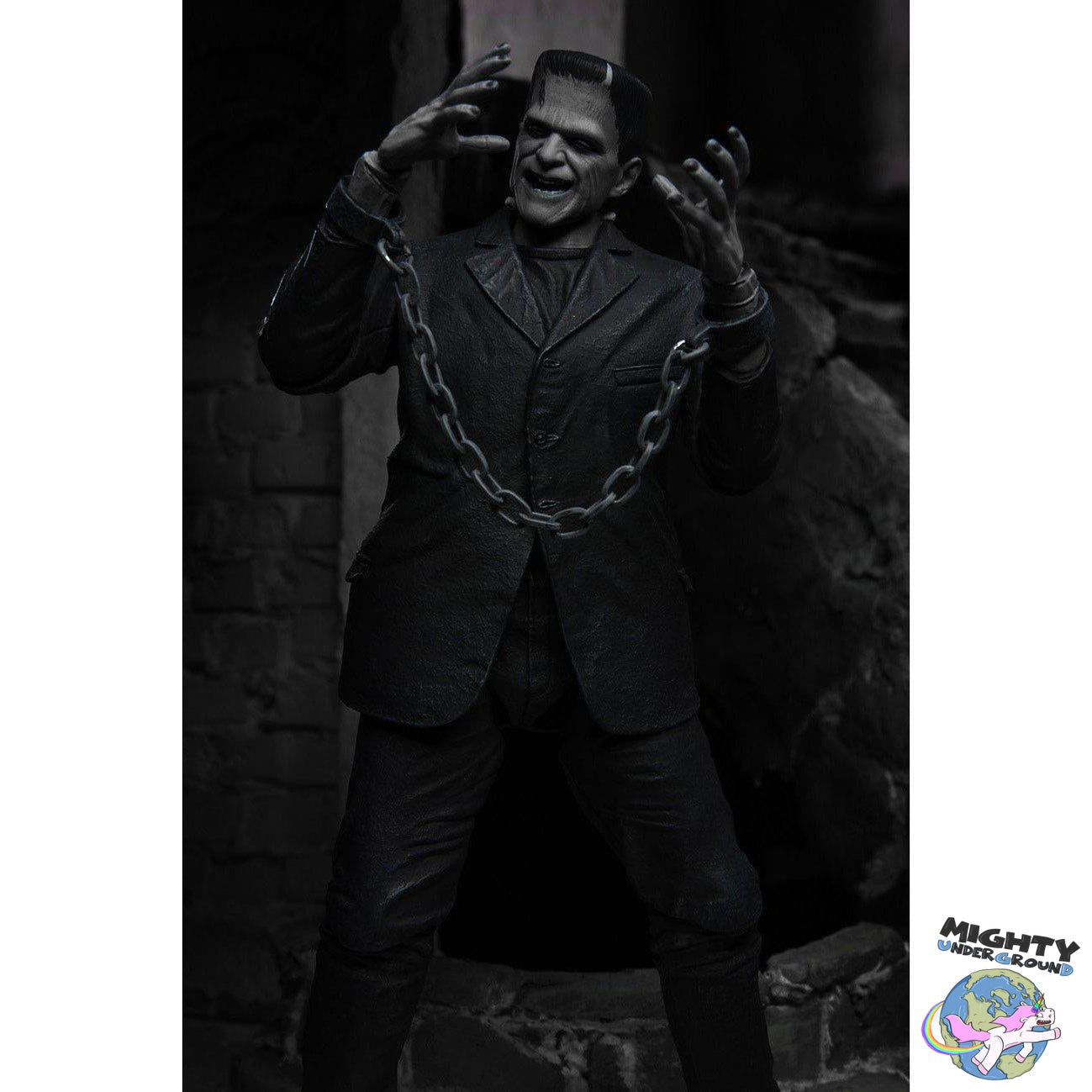 Universal Monsters: Ultimate Frankenstein's Monster (Black & White) VORBESTELLUNG!-Actionfiguren-NECA-Mighty Underground