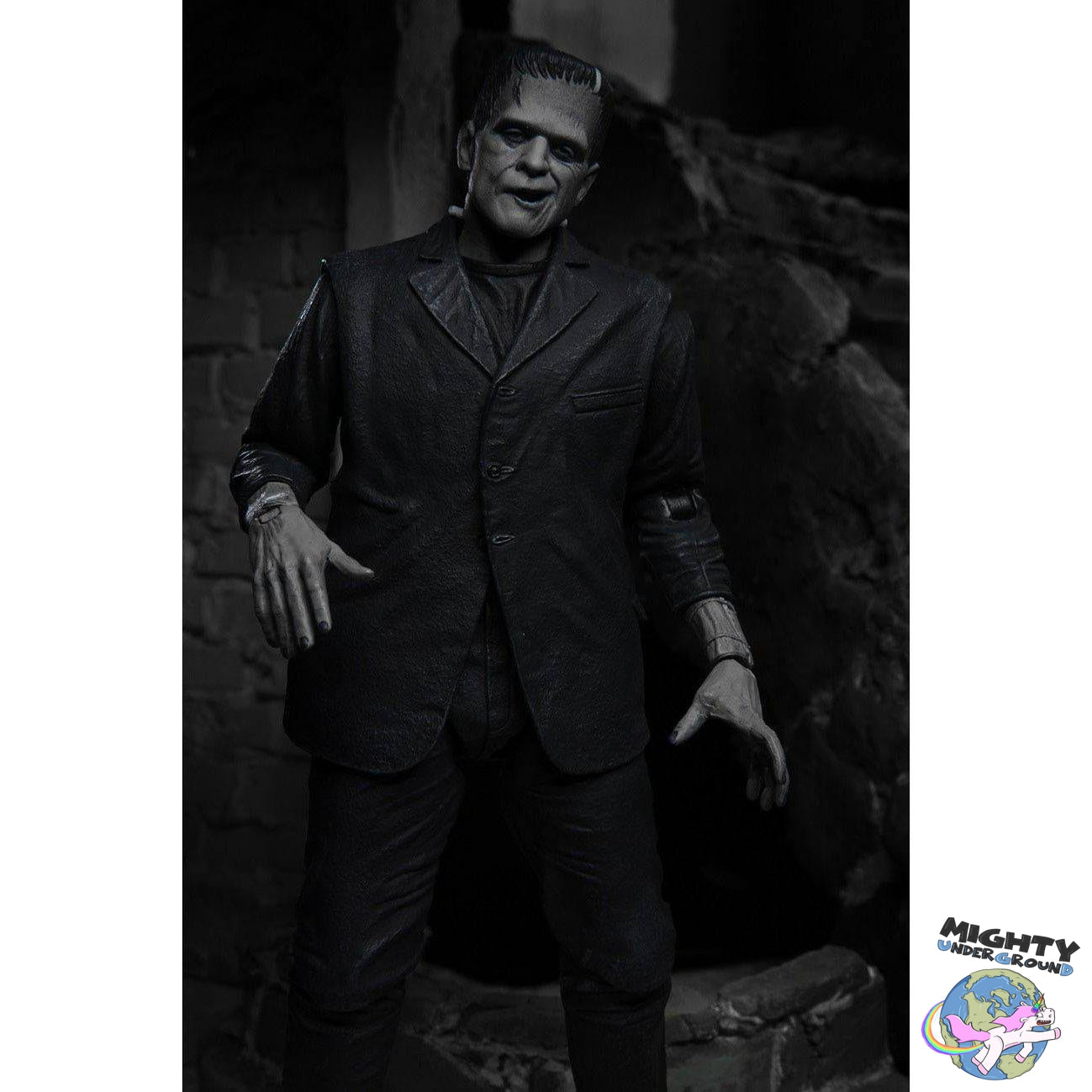 Universal Monsters: Ultimate Frankenstein's Monster (Black & White) VORBESTELLUNG!-Actionfiguren-NECA-Mighty Underground