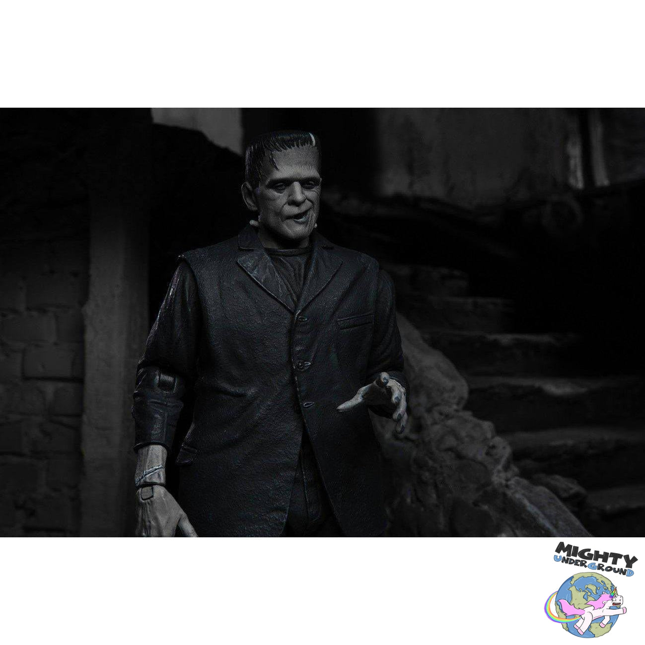 Universal Monsters: Ultimate Frankenstein's Monster (Black & White) VORBESTELLUNG!-Actionfiguren-NECA-Mighty Underground