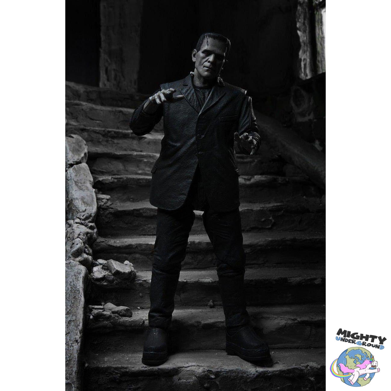 Universal Monsters: Ultimate Frankenstein's Monster (Black & White) VORBESTELLUNG!-Actionfiguren-NECA-Mighty Underground