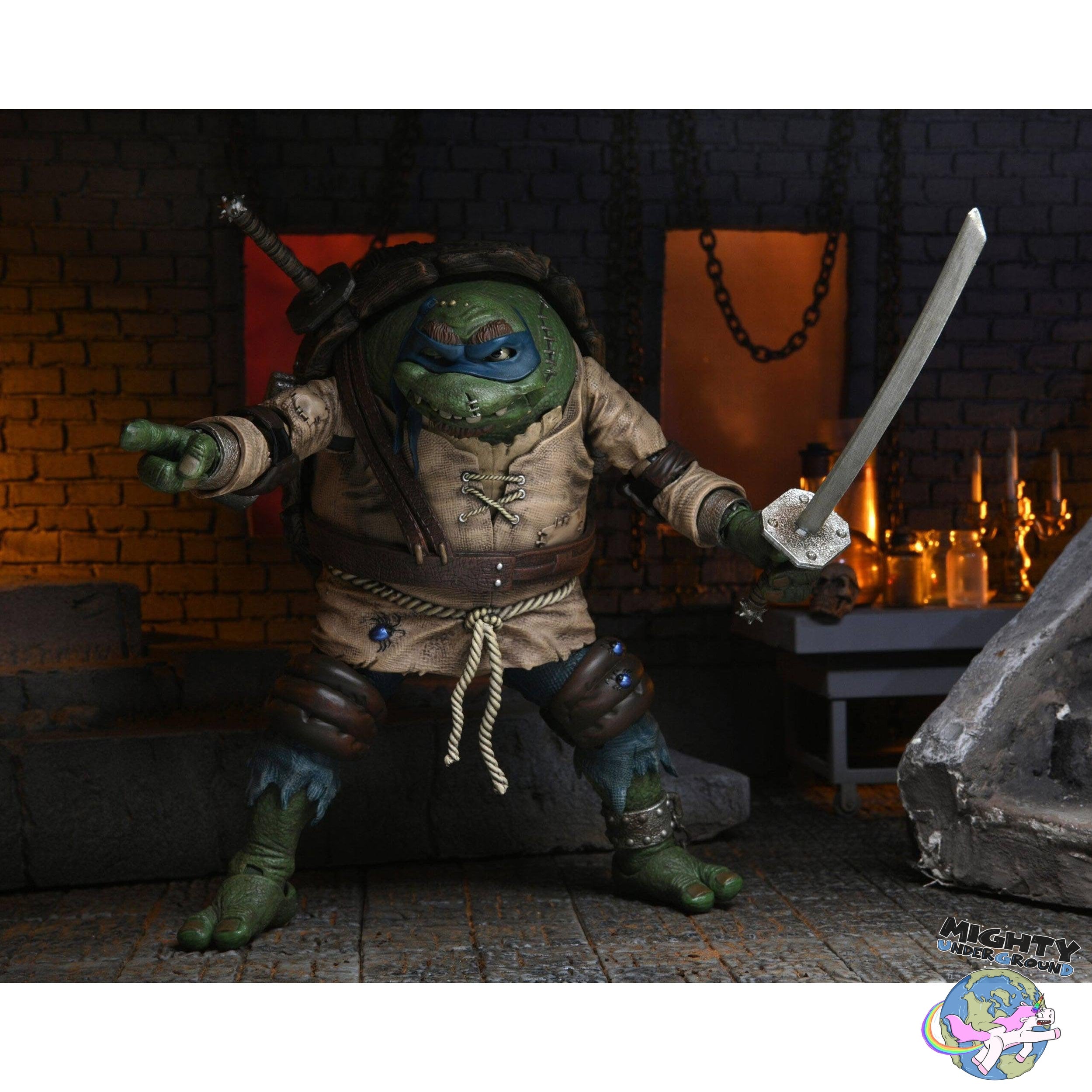 Universal Monsters x TMNT: Ultimate Leonardo as Ygor the Hunchback-Actionfiguren-NECA-Mighty Underground